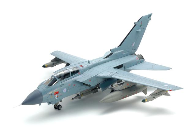 タミヤ 1/32 トーネード GR.4 (パイロット人形付き）【25425】プラモデル  返品種別B