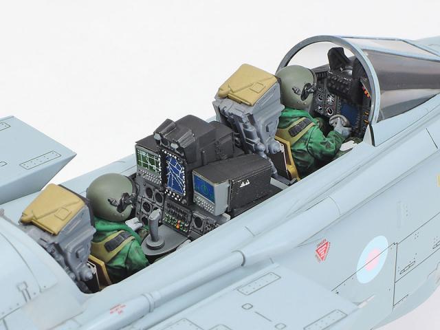 タミヤ 1/32 トーネード GR.4 (パイロット人形付き）【25425】プラモデル  返品種別B_3