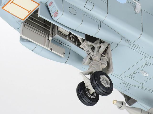 タミヤ 1/32 トーネード GR.4 (パイロット人形付き）【25425】プラモデル  返品種別B_5