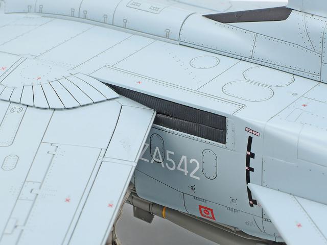 タミヤ 1/32 トーネード GR.4 (パイロット人形付き）【25425】プラモデル  返品種別B_6