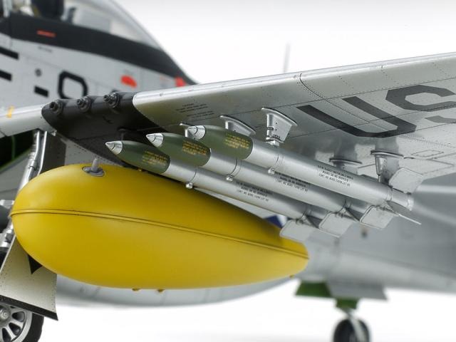 タミヤ 1/32 エアクラフトシリーズ No.28 ノースアメリカン F-51D マスタング (朝鮮戦争) プラモデル 60328 タミヤ 1⁄32 エアークラフトシリーズ No.28 ノースアメリカン F-51D