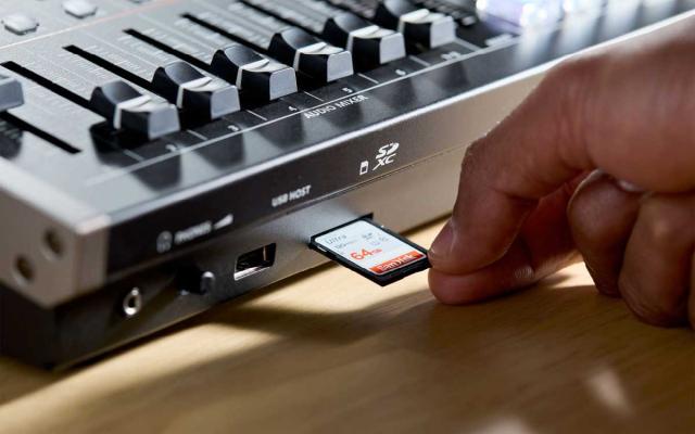 ローランド VR-6HD ダイレクト・ストリーミング・AVミキサーRoland AV