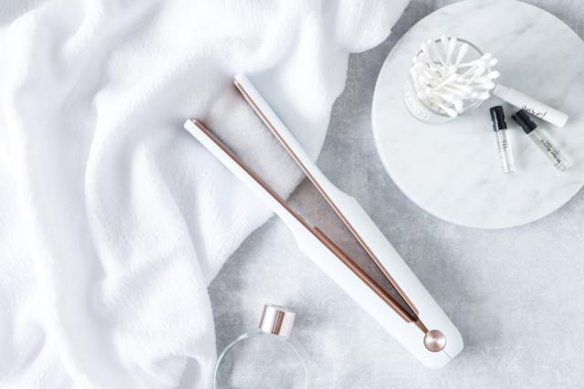ラヴィエル LV-TR01 超音波トリートメントヘアアイロン（ホワイト）LAVIEL plus　Ultrasonic Treatment Hair Iron[LVTR01] 返品種別A_4