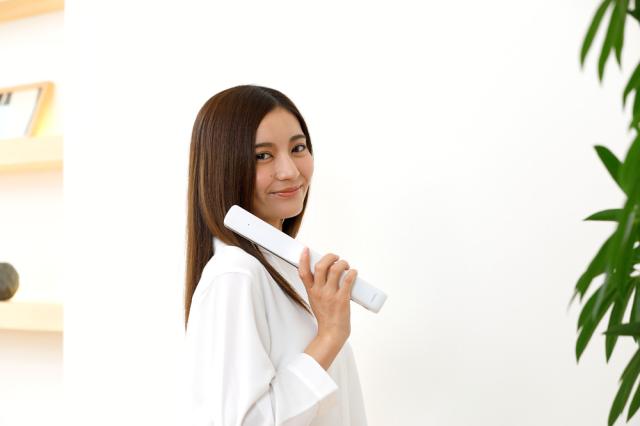 ラヴィエル LV-TR01 超音波トリートメントヘアアイロン（ホワイト）LAVIEL plus　Ultrasonic Treatment Hair Iron[LVTR01] 返品種別A_14