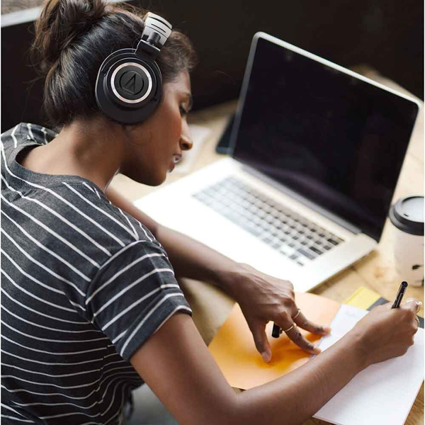 オーディオテクニカ ATH-M50xBT2 Bluetooth対応ワイヤレス　スタジオヘッドホンaudio-technica[ATHM50XBT2] 返品種別A_8