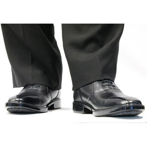 アサヒシューズ 紳士　ビジネスシューズ　（ブラック・25.0cm） 通勤快足 AM33091 ストレートチップ TK33-09 BK 25.0返品種別A