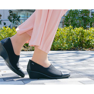 アサヒシューズ レディース ゴアテックス 防水カジュアルパンプス（ブラック・22.0cm） TDY39-38 BK 22.0返品種別A