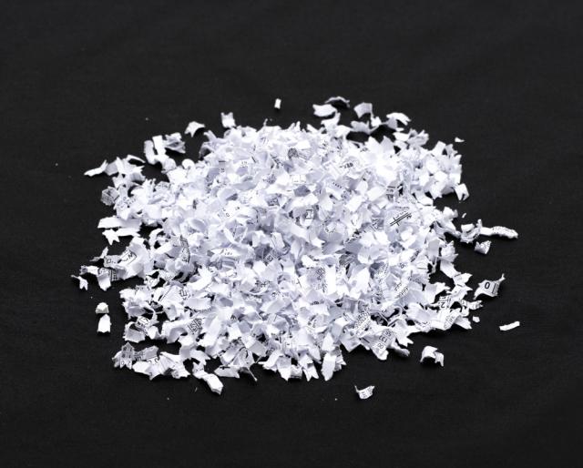 アイリスオーヤマ AFS600C-W オートフィードシュレッダー クロスカット