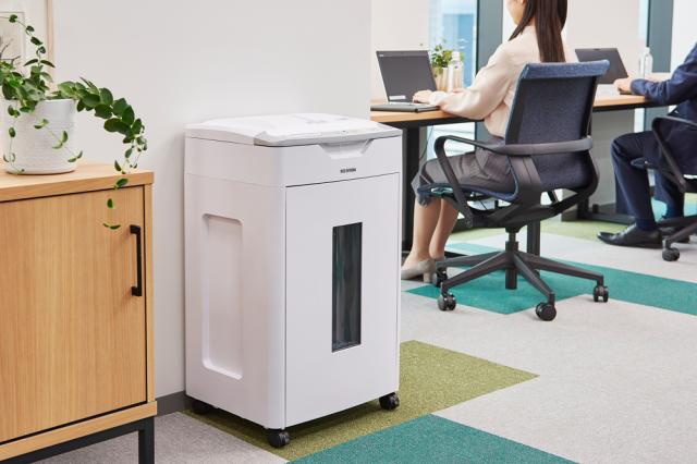 アイリスオーヤマ AFS600C-W オートフィードシュレッダー クロスカット