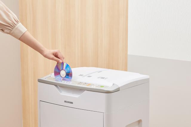 アイリスオーヤマ AFS600C-W オートフィードシュレッダー クロスカット