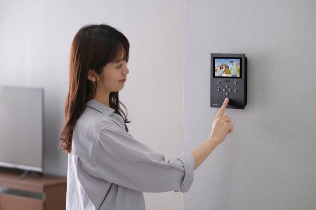 アイリスオーヤマ テレビドアホン（管する付き添い人親機TD-M70＋写真器付き添い人玄関番機TD-B70C） IRIS OHYAMA TD-SM7070C-BB返品カテゴリー化A