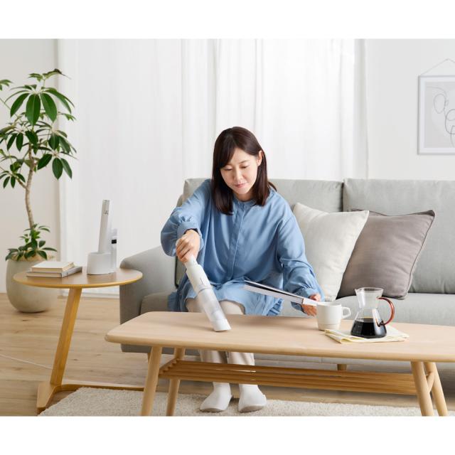 アイリスオーヤマ HCDB1W 充電式ハンディクリーナーサイクロン式