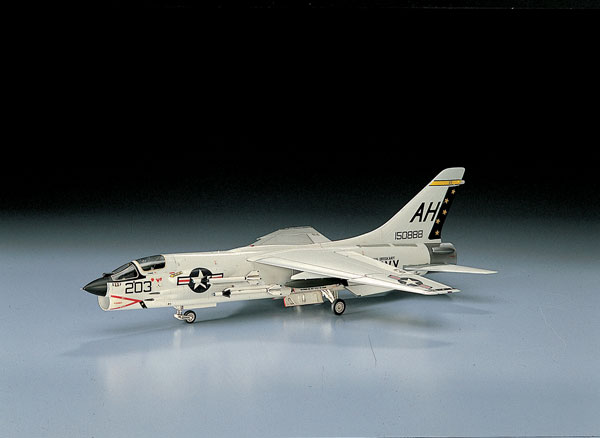 ハセガワ 【再生産】1/72 F-8E クルーセイダー【C9】プラモデル 返品種別B