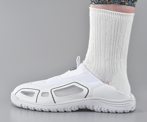 丸五 8-8376-10 スリッポンシューズ クレオスプラス 840シリーズ 840W 27cm ホワイト[8837610] 返品種別Aの通販は