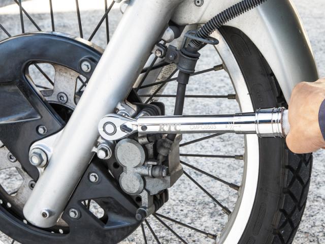 京都機械工具 CMPC0253 9.5sq プレセット型トルクレンチ (5〜25N・m)KTC[CMPC0253KTC] 返品種別Bの通販は