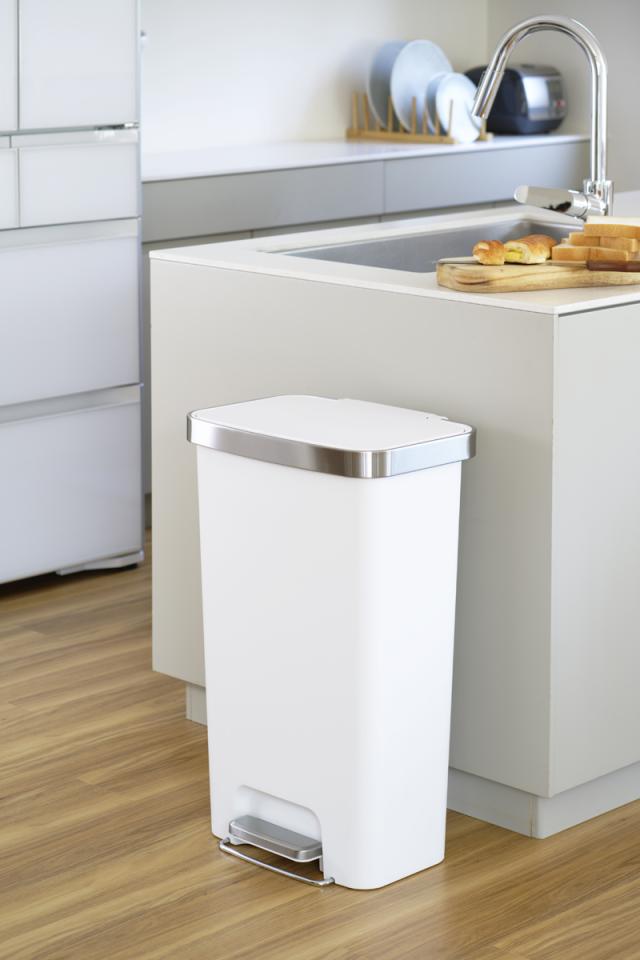EKO JAPAN EK6266-45L-WH ハナ プラスチックステップビン (容量：45L・ホワイト)[EK626645LWH] 返品種別A