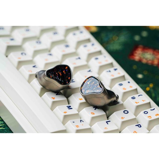 セーオーディオ THI029 ハイブリッド密閉型カナルイヤホンTHIEAUDIO