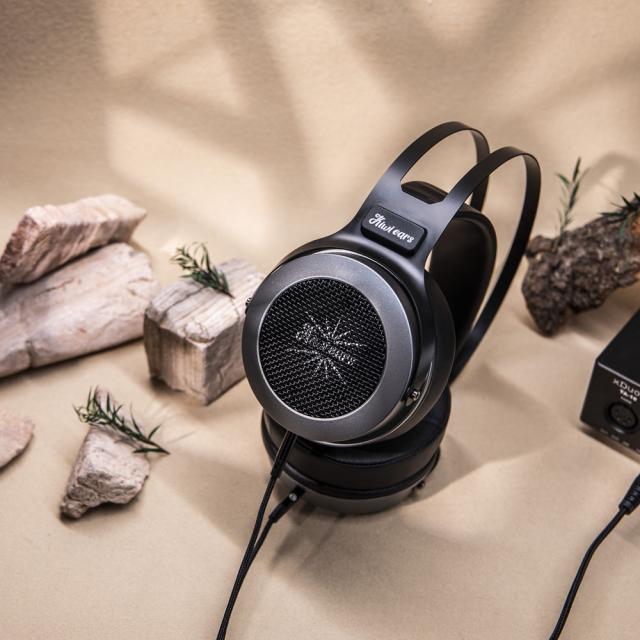 Kiwi Ears KWI039 ダイナミック密閉型ヘッドホン（ブラックグレー）Altruva - BlackGrey[KWI039] 返品種別A_10