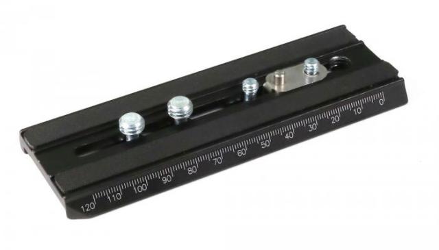 Nikon クールピクスS7000動作品ですがレンズにキズが有りジャンク品です。