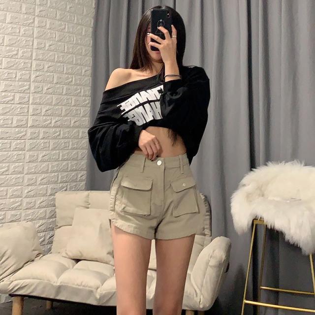 黒のスリット入りショートパンツ ハイウエスト スリット入り ショートパンツ 短パン ホットパンツ