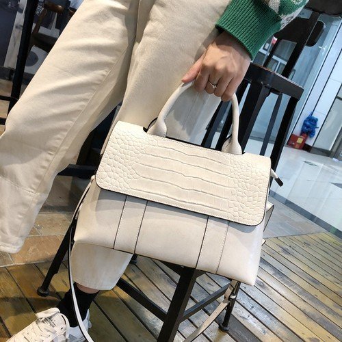 かぶせハンドバッグ ショルダーストラップ クロコダイル 斜め掛け 2way 間仕切り 大人きれい 革MIXの通販は