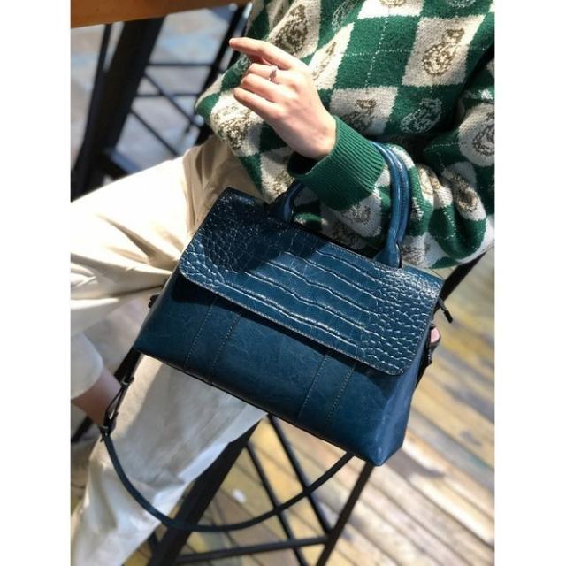 かぶせハンドバッグ ショルダーストラップ クロコダイル 斜め掛け 2way 間仕切り 大人きれい 革MIXの通販は