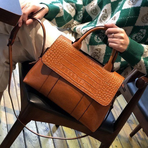 かぶせハンドバッグ ショルダーストラップ クロコダイル 斜め掛け 2way 間仕切り 大人きれい 革MIXの通販は