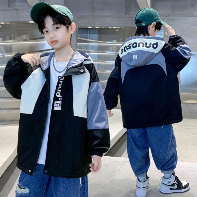 ジャケット 春秋 子供服 フード付き 軽量 通気性 男の子 マウンテンパーカー ウインドブレーカー 韓国風 アウター バイカラー ポケット付き 防風 アウトドア 通園 通学 お洒落 送料無料 その他子供服（アウター）
