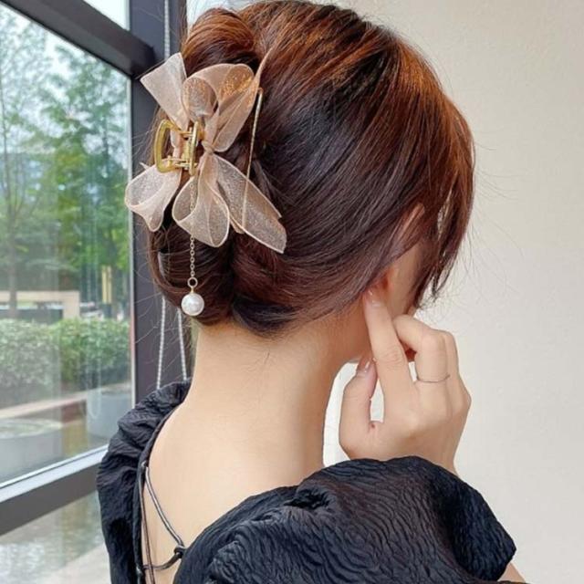 ヘアクリップ まとめ髪 ツイスト メタル マット くるりん ゴールド シルバー 韓国 ヘアアレンジ バンス シンプル シック 大人 おしゃれ の通販はau Pay マーケット Linelife