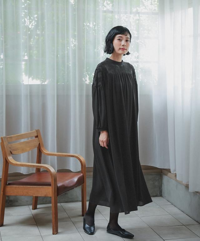 喪服 礼服 ブラックフォーマル レディース 日本製生地使用 洗える防しわヨークオパール切替キャザー ワンピース 〔Neina〕 春 夏 秋 冬 | M/L | ニッセン nissen_9