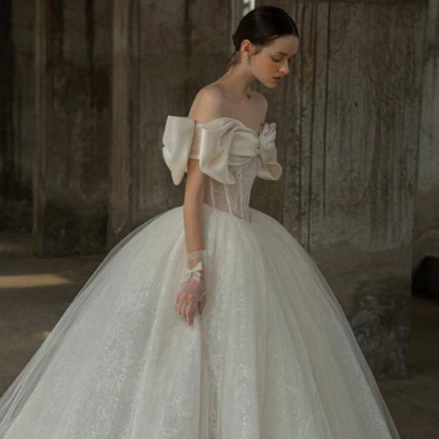 披露宴 ウェディングドレス 長袖 パーティードレ トレーン付き 袖あり ドレス 二次会 ホワイト Aライン レディースドレス 前撮り 後撮り 結婚式 ウエディングドレス 披露宴 ウェディングドレス 長袖 パーティードレ トレーン付き 袖あり