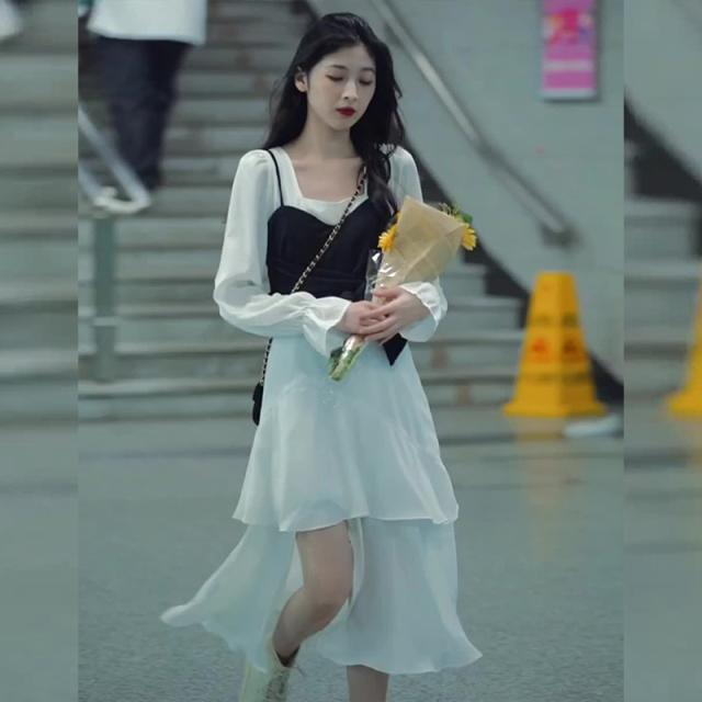 ウエストギャザースクエアネックワンピースアシンメトリー低身長ロングスカートおしゃれブラックaライン春夏物レディースの通販はau Pay マーケット ラッキーバスケット