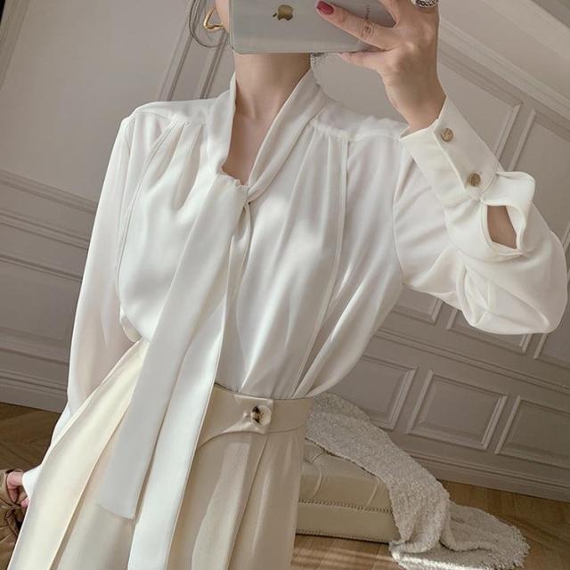ブラウス レディース 春秋 新作 長袖 無地 韓国風 オフィス シフォンブラウス ゆったり きれいめ 蝶結び おしゃれ 着痩せ 大人 通勤の通販は