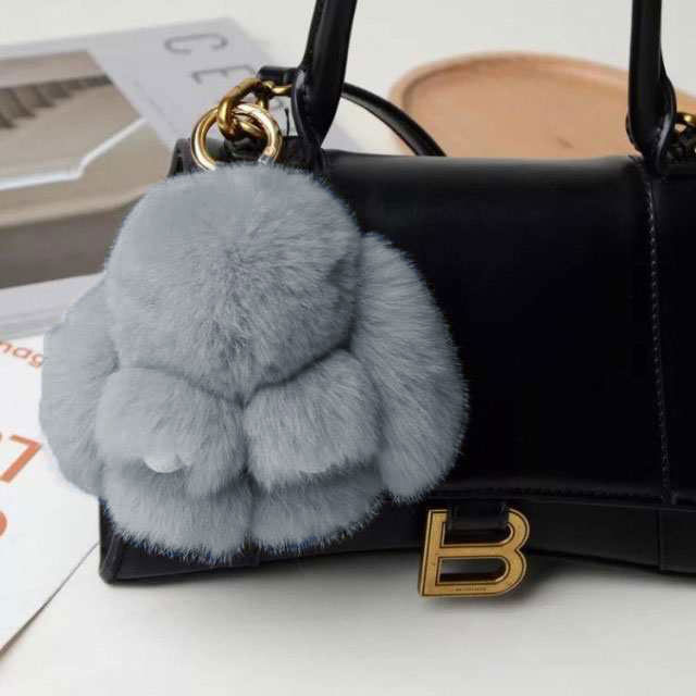 FENDI ブラウンファーチャーム 保存袋付き （フェンディ 25-26年