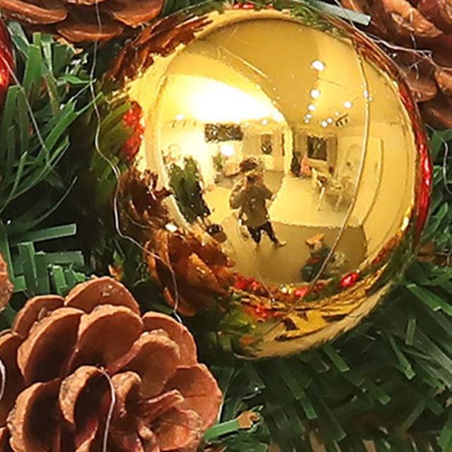 リース 赤い実と松ぼっくり クリスマス 壁掛け キャンドル　大きい 40センチ クリスマスリース40cm ドライ リース 松ぼっくり付き ボール付き