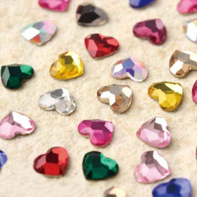 ネイル ネイルシール パーツ デコパーツ セルフネイル 春ネイル ラインストーン ハート アクリルストーン 小さめ キュート シンプル クリの通販はau Pay マーケット Apaapa