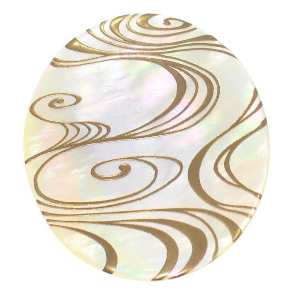 【受注生産品】【Mt. ARTIGIANO】流水蒔絵・白蝶貝ブローチの通販は 27,170円