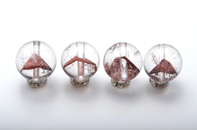 Lilas】オニキスピラミッドモチーフ 4㎜ ピアス K10 (両耳) WEB限定