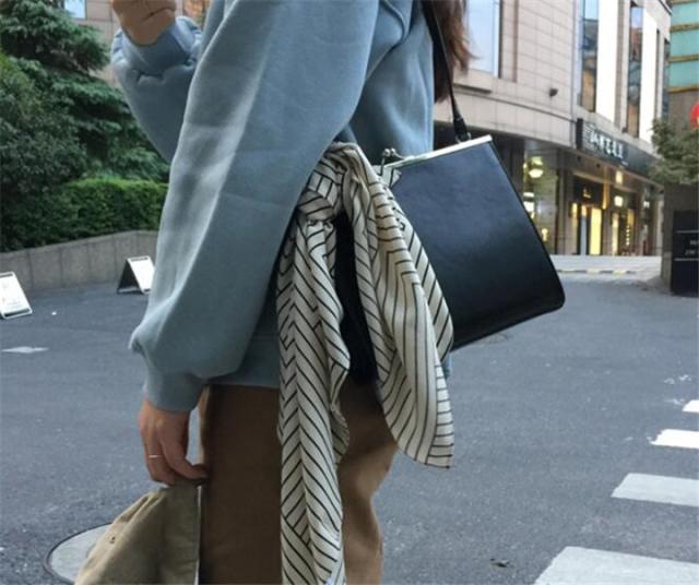 ショルダーバッグ ファッション クロスボディバッグ 韓国 シンプル レトロ クリップバッグの通販はau Pay マーケット Grinfactory Au Pay マーケット店