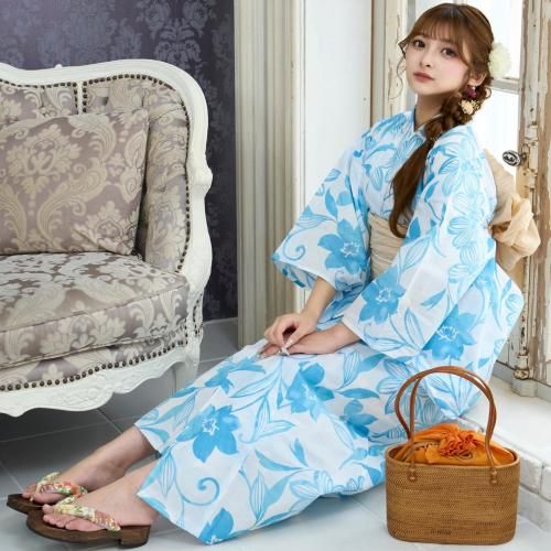 清々しい白の地に水彩画のようなブルーの花々が連なる浴衣3点セット(YUKATA) 清々しい白の地に水彩画のようなブルーの花々が連なる浴衣