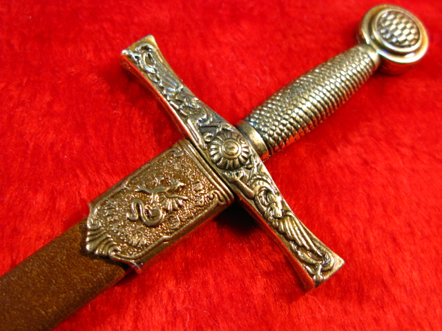 青銅の剣？ ペーパーナイフ？ 雨宮慶太仕事展-界- 牙狼＜GARO＞ 牙狼剣