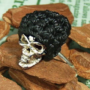 ブラックシルク帽子・ピンキースカルシルバーリング 5〜13号 指輪の通販は 6,182円