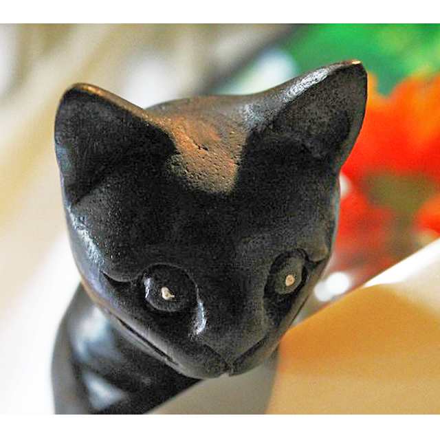 黒猫 　木彫り　置物