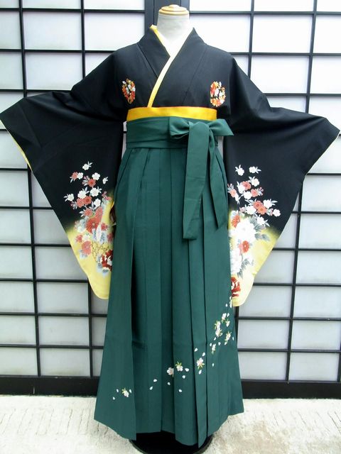 【1月限定割引】　往復送料無料/全部揃って安心/フルセット★卒業式袴レンタルセット★黒地に菊の刺繍柄no8