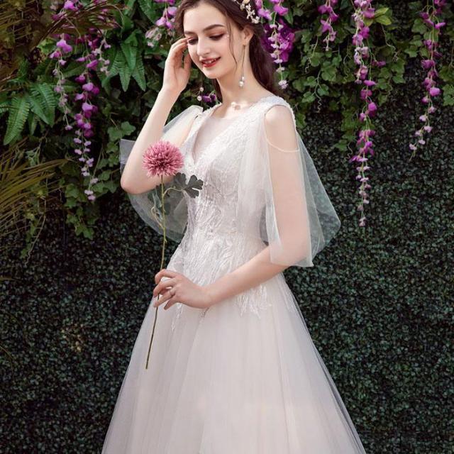 ウェディングドレス aラインドレス 白 ウエディングドレス 二次会 花嫁 挙式 披露宴 ブライダル 結婚式 チュール ロングドレス vネック オフホワイト 袖