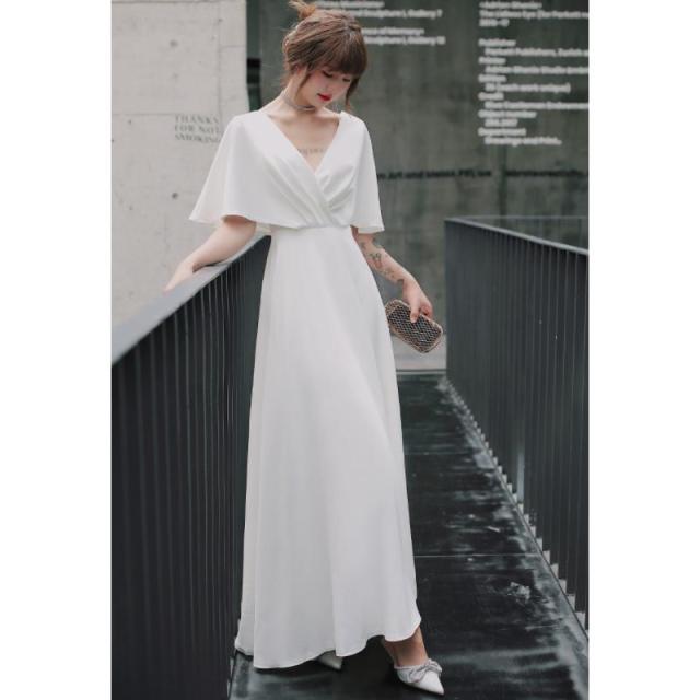 ウェディングドレス ロングドレス スレンダードレス 半袖 サテン バックレス Vネック シンプル 二次会 結婚式 前撮り ブライダル 花嫁 ウエディングドレス