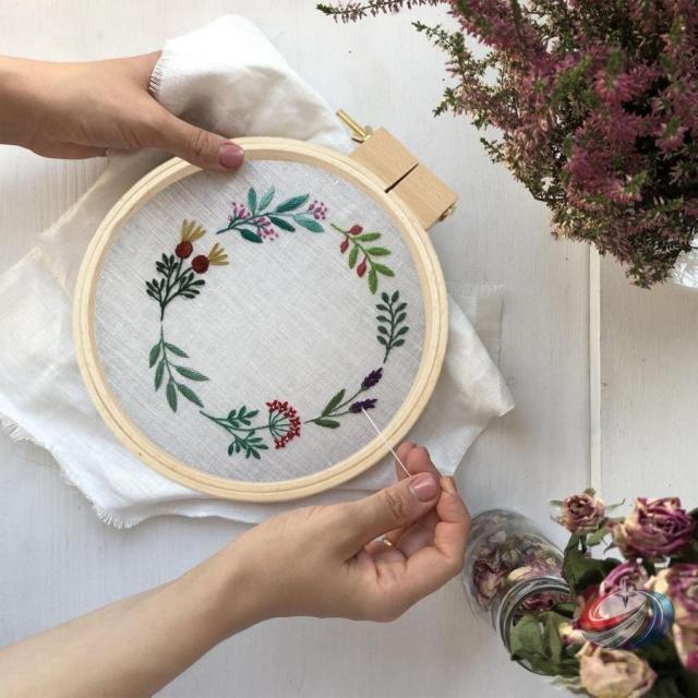 刺繍刺繍枠スタンド調整可能な回転刺繍フレーム木製スタンディングタイプ刺繍台360度回転手芸用品ハンドメイド手作り調節可能な回転刺繍フレームスタン_9