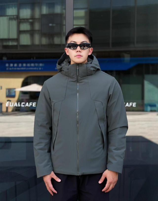 90% ダウン 薄型ダウンジャケット 2025 冬新作 メンズ ハイエンド フード付き 保温防寒 グースダウンジャケット