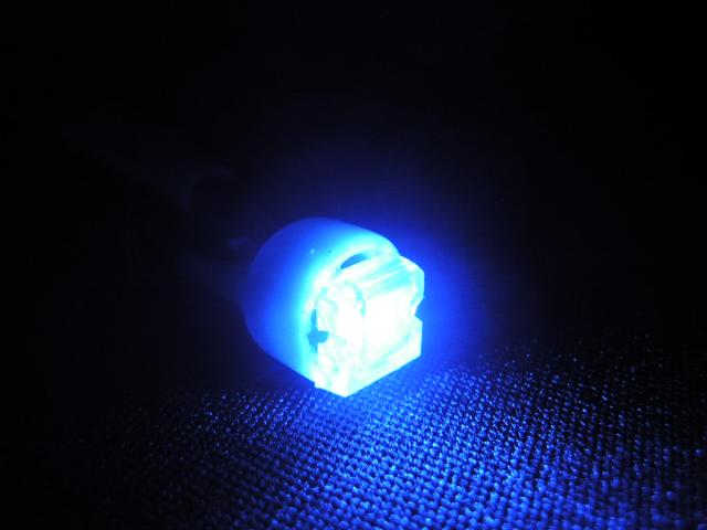 綺麗に輝く Ledルームランプ ブルー 12v 2ヶ入り 軽四 軽トラなどのルームランプ 室内灯 Ledウエッジバルブ 旧車 痛車 デコトラ の通販はau Pay マーケット トラックshopnakano
