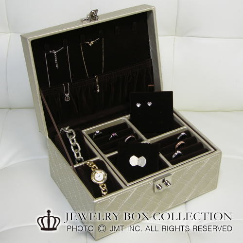 Mサイズ バニティ型ジュエリーボックス キルティング高級宝石箱 ジュエリーケース 宝石ケース 限定地域は送料無料 の通販はau Pay マーケット Gradior